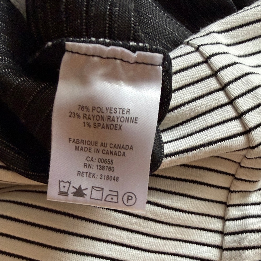 REITMANS White Pencil Skirt with Black Pinstripes size small - Picture 6 of 7